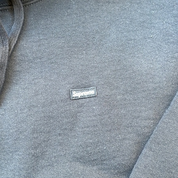 Supreme Small Box Hooded Sweatshirt - Picture 2 of 6